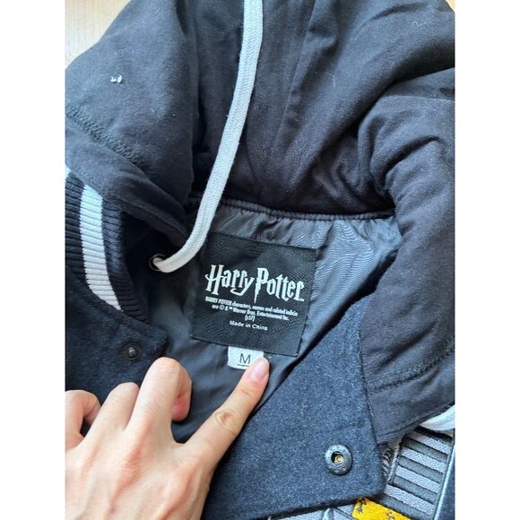 Harry Potter Hufflepuff Varsity Jacket Black Men's Medium - Picture 4 of 4